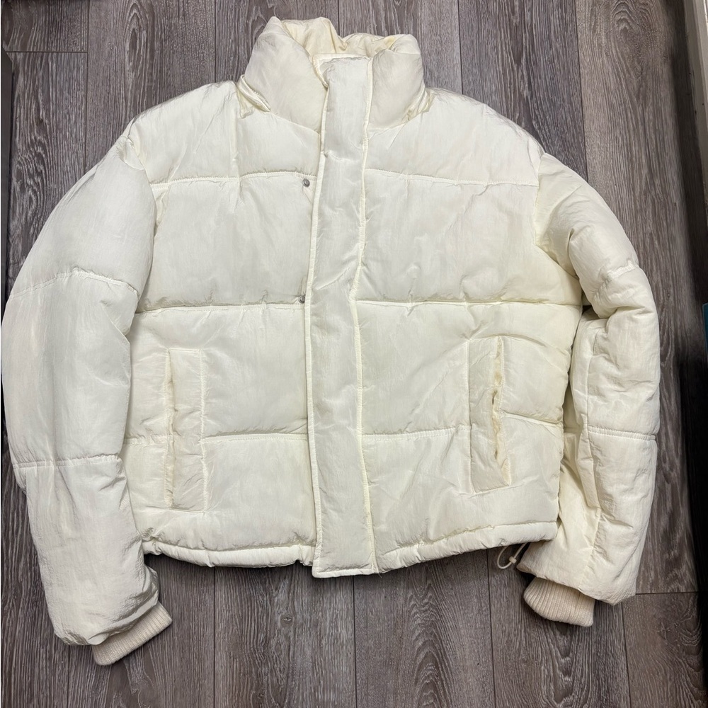 Zara Women's Cream Puffer Jacket